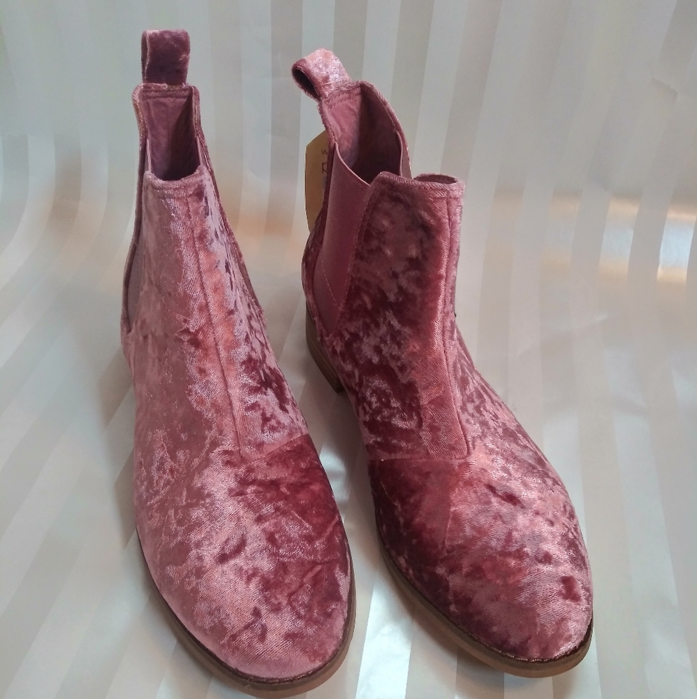 NWT Toms Ella Chelsea Pink Ankle Boots